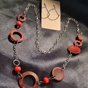 Elegant Silver Circle Link 28 Inch Long Necklace & Delocate Hoop Earrings..